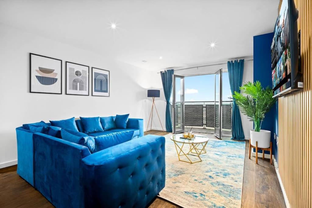 Top Floor City Centre Apartment - Sleeps 7 - 4 Beds - With Balcony And Parking - Smart Tv'S On Each Bedroom Wall - 5 Mins From Bullring, Selfridges, Moor Street Station - By Zena Stays Бирмингем Экстерьер фото
